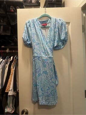 Lilly Pulitzer Blue & White Floral Wrap romper Dress with Puff Sleeves